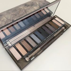Urban Decay Naked Smokey Palette